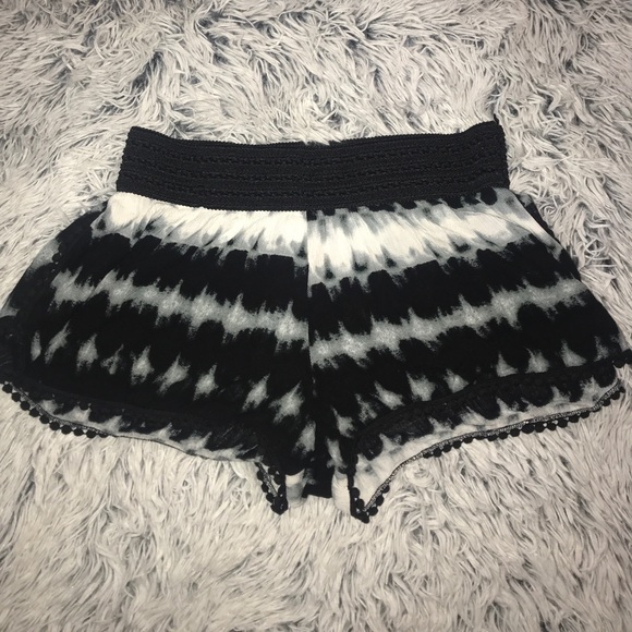 Flowy Cloth Shorts - Picture 1 of 2